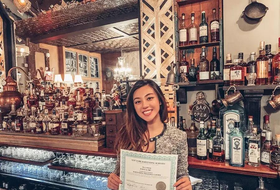 香港小姐|2022年港姐亚军许子萱！曾参加《非诚勿扰》，同获牛津和剑桥录取