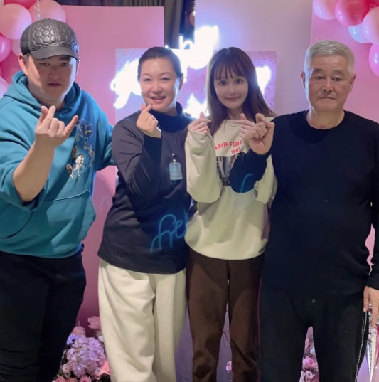 赵本山|球球分手早有征兆：赵本山曾多次表态不满，斥责前男友化妆不男人