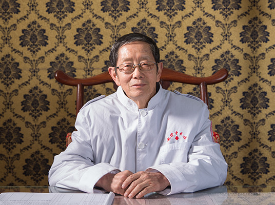 排便|名医施慧,行医40余载,在中医男科、妇科、皮肤科领域颇有建树