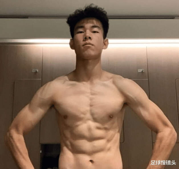 武磊|1-0！中国C罗遭弃用，复制武磊在西班牙人境遇，连造2球=替补