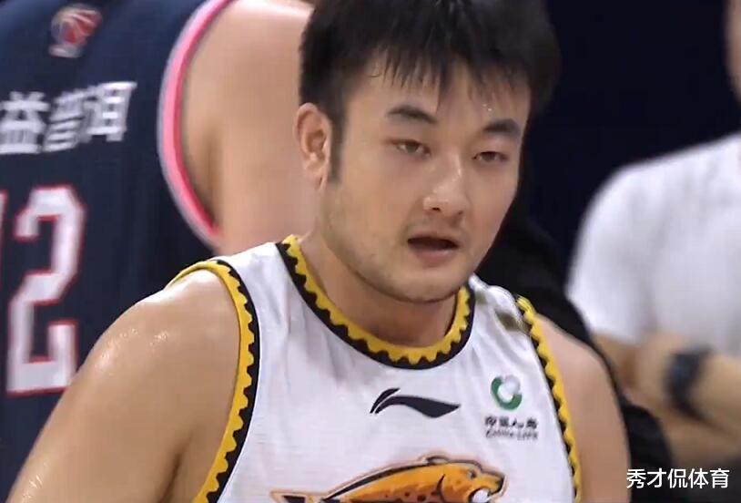 广东男篮|养“胆儿”千日，用在一时！丛明晨回馈杨鸣，完爆广东大2大投手