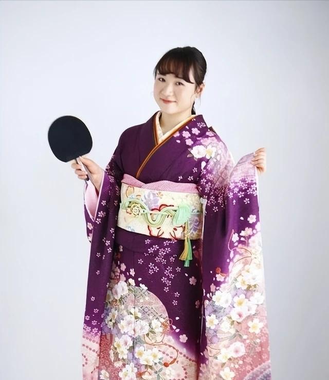 护肤品 伊藤美诚也爱美,化妆穿裙装,抛开令人不喜的性格,颜值给打几分
