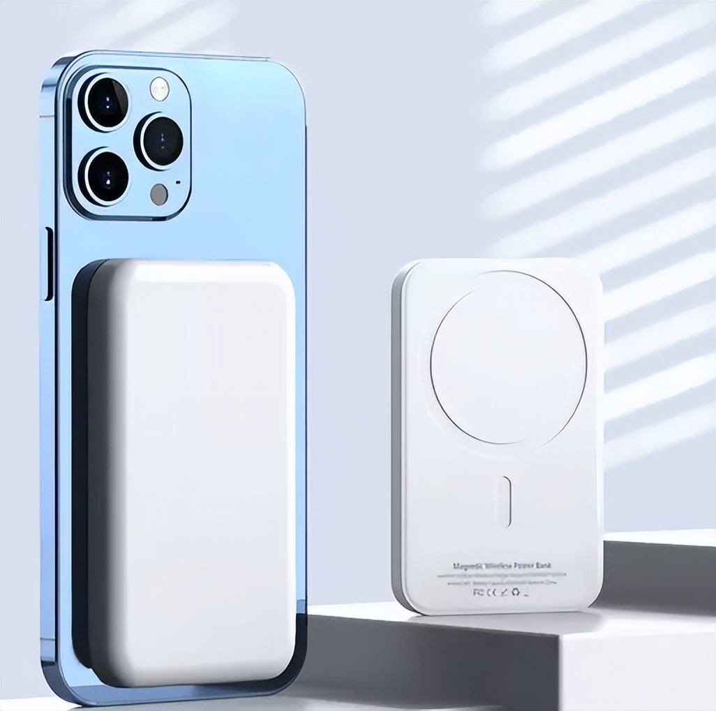 小米科技|是便捷还是倒退？苹果 iPhone 用无线充电宝，到底合不合适？