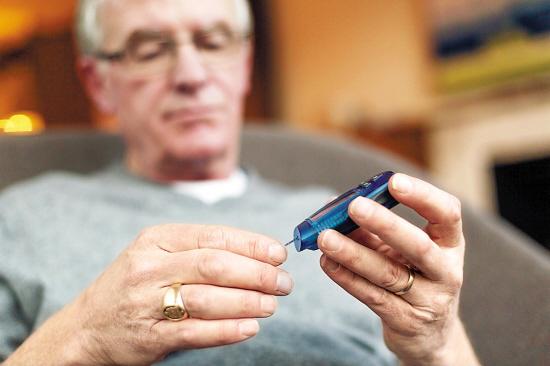 糖尿病|三种水果吃着不甜,但却是“升糖高手”,有糖尿病的人可别吃错了