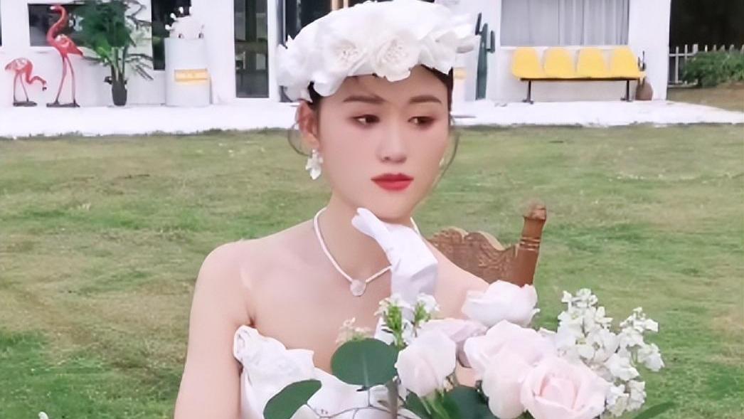 陈萌|陈萌晒200平婚房内景，穿无袖跳舞引热议，网友：陈亚男要后悔死