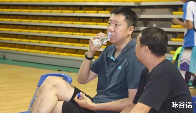 阿扎尔|曾经的王治郅有多厉害：NBA归来的姚明，只有挨打的份