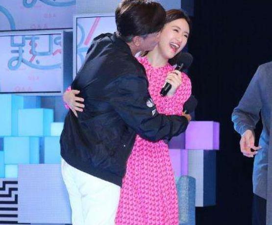 吴宗宪|吴宗宪花亿元当女儿楼上邻居，想打通道溜到女儿家，吴姗儒翻白眼