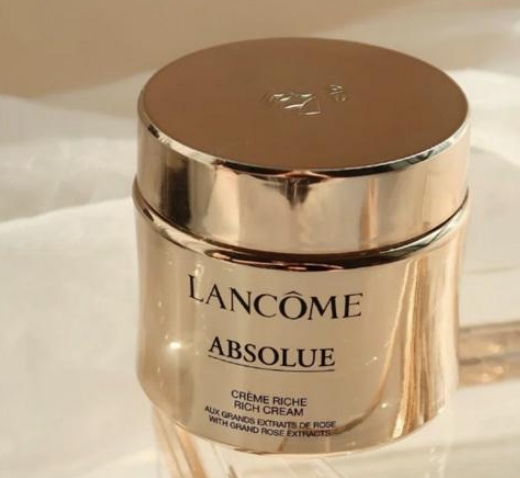 发型 不差钱的女人，面霜就看这五款！实打实抗老紧致，淡化细纹是标配