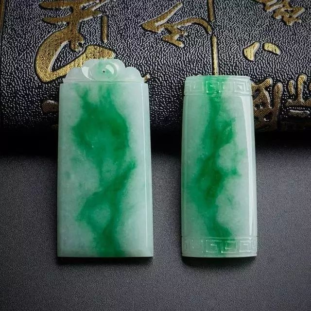 翡翠|?色根是鉴别翡翠的重要因素之一,但我们要怎么正确的看翡翠的色根?