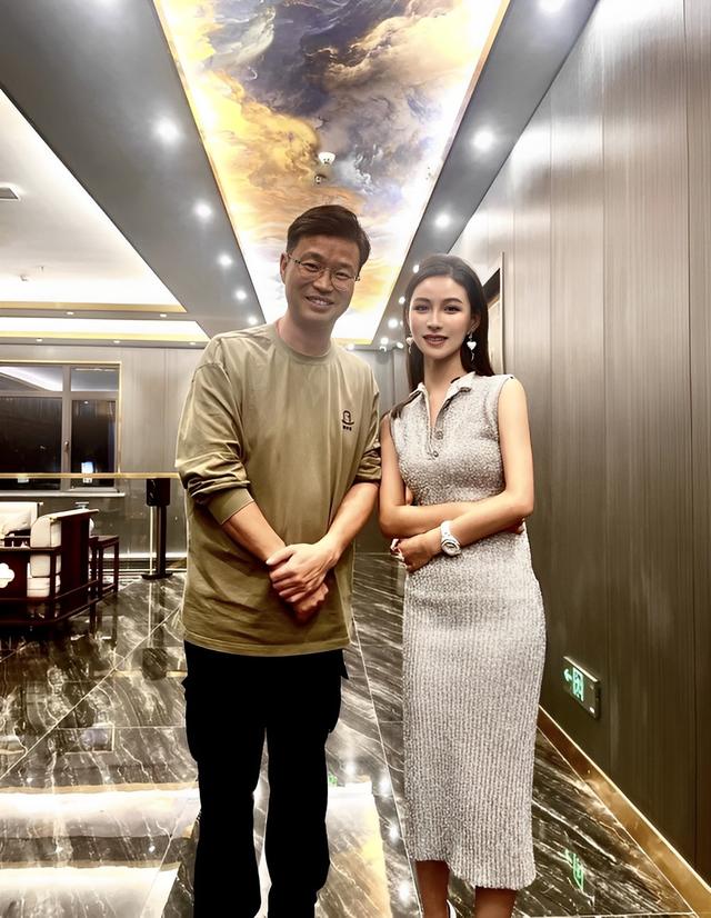 王迅|“三外有三”后,恩爱不似从前?王迅与富婆聚餐,不见小18岁娇妻