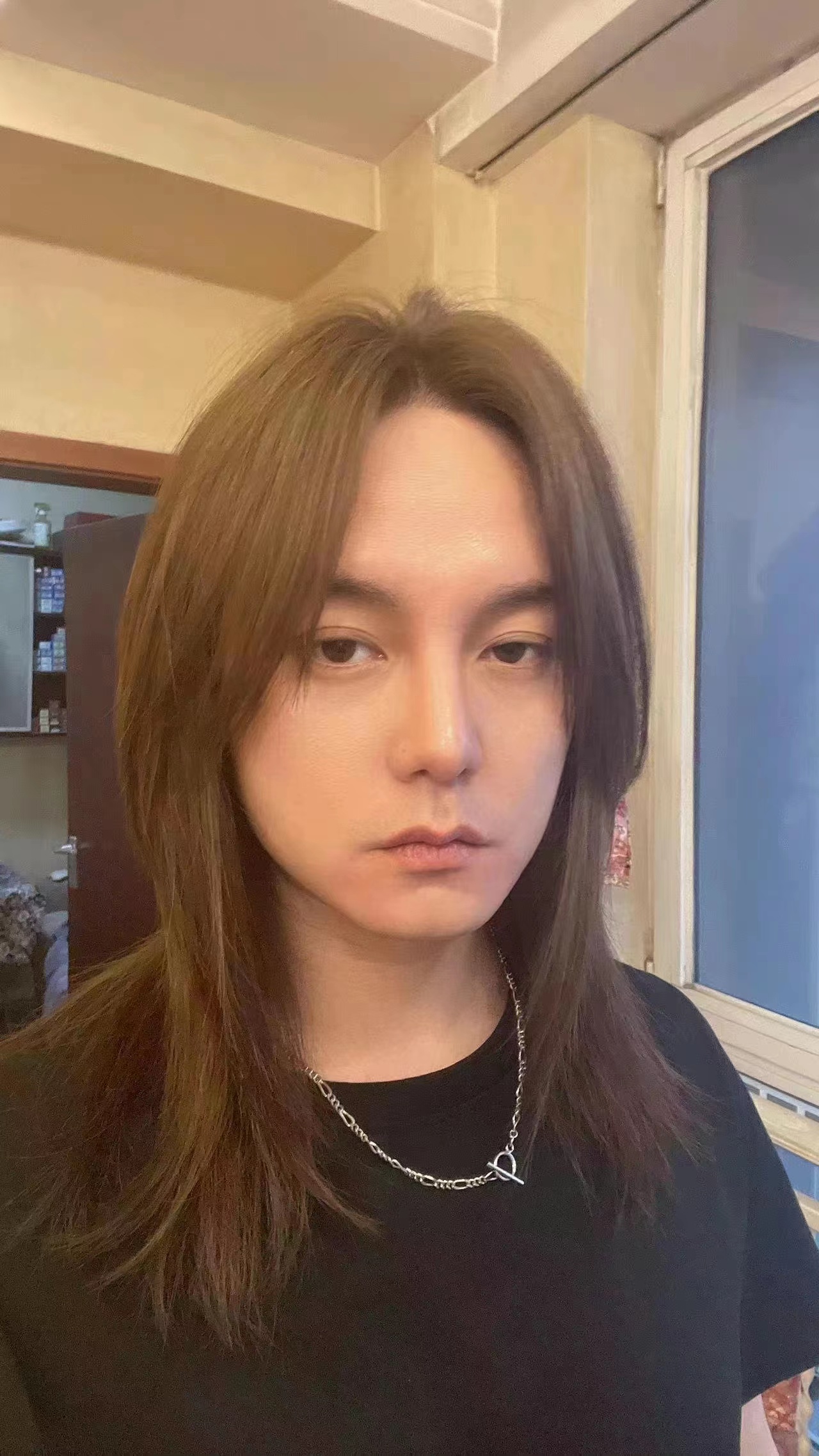 程潇|头大肩窄、小短腿、双下巴赘肉,没修图的男明星真是没眼看