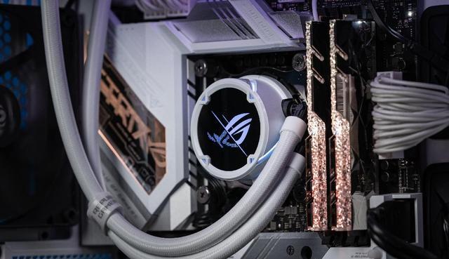 华硕|呆妹儿小霸王同款竞装华硕Z690吹雪主板掀新潮