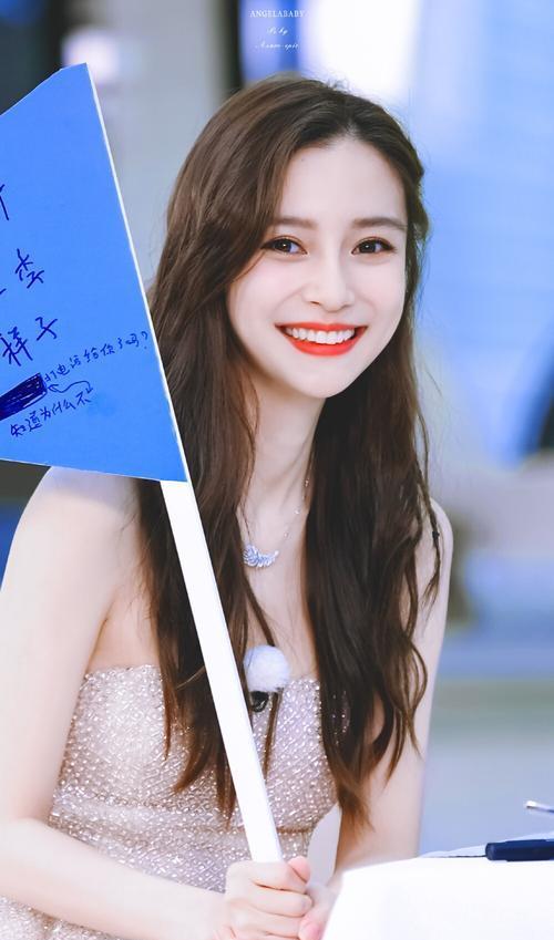 Angelababy|Angelababy大谈孤独感,称面对朋友却无法说心事