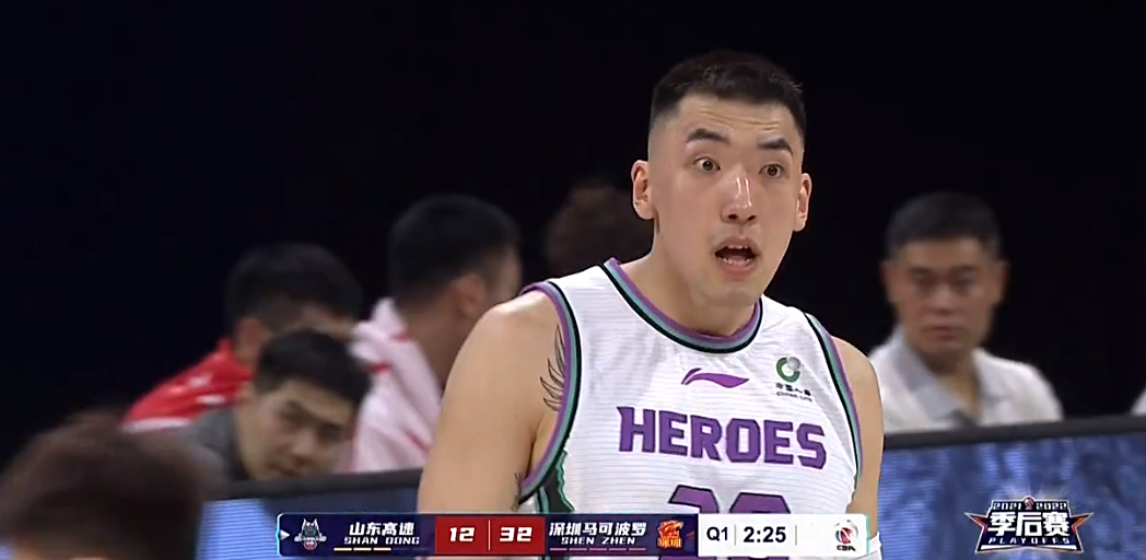 山东男篮|活该被横扫！120秒连丢三球，徐长锁太忘本，抓紧请回巩晓彬