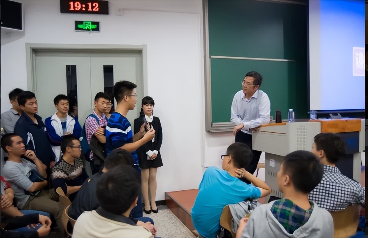 |学术圈比娱乐圈还乱？被清退博士生哭诉：跟错导师等同于自毁前程