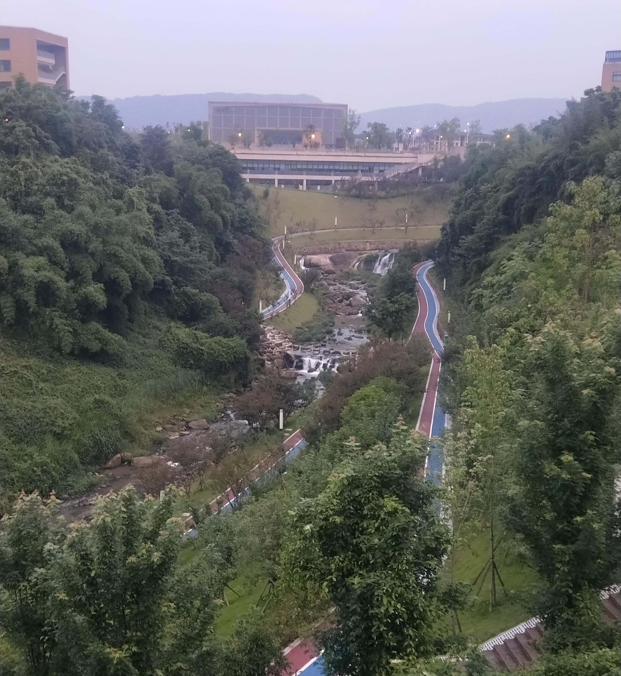 重庆|重庆北碚水土园区修建好的步行道，夜跑晨跑饭后散步皆宜的好地方