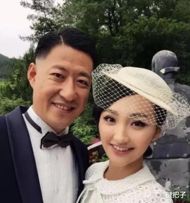 参观于震住的豪宅,住很简朴的房子,养5个孩子压力挺大的