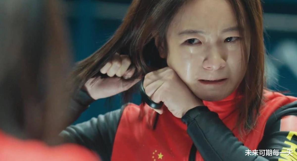 李庚希|李庚希:背景强大素质太低,靠徐静蕾走红,却扔烟头人设崩塌