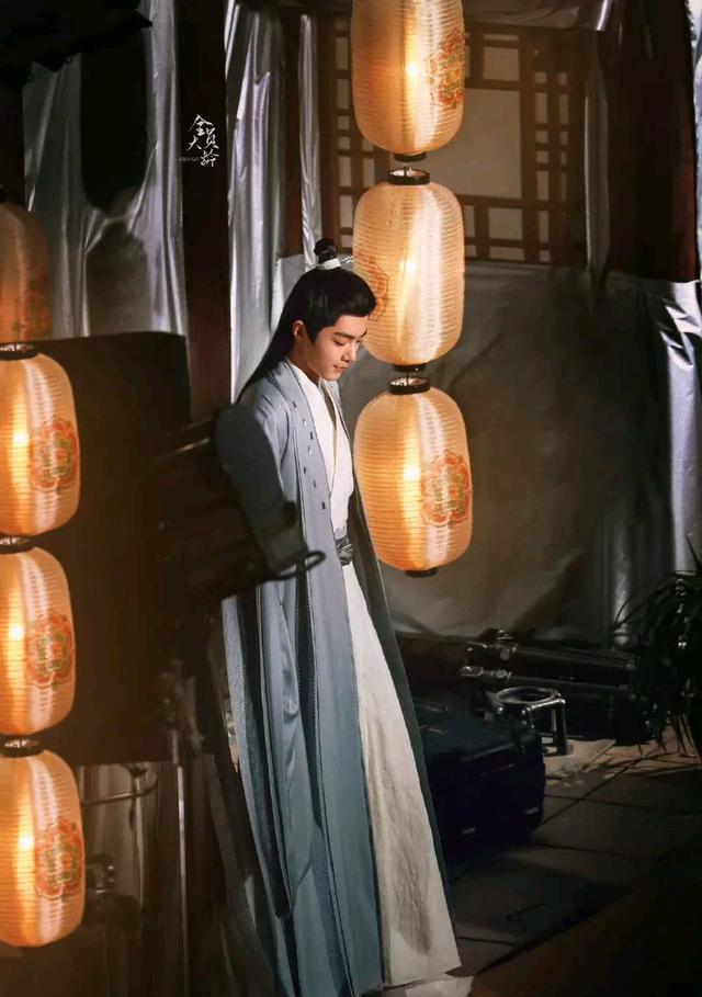 肖战|《人物》杂志盛赞肖战和五号病人的气质很相符,完全胜任这个角色