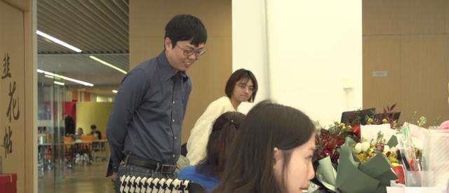 显卡|阿里副总裁逃离上海后续！自称回到美国，英文言论抹黑家乡