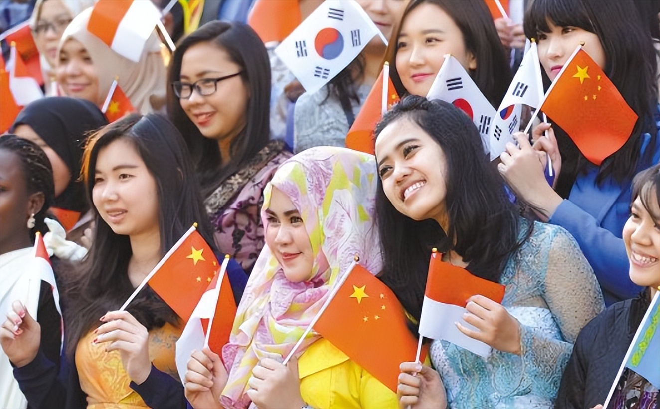 央企|又被针对？某央企招聘不收国外2年制以下硕士，学生：这下白念了