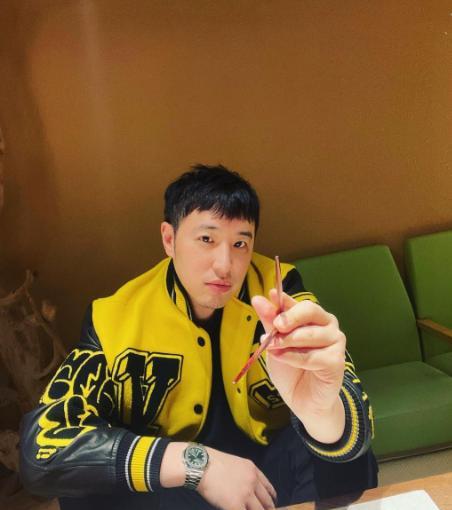 袁冰妍|潘玮柏突高调秀爱！帮老婆庆生曝夫妻爱的视角，甜喊：忍很久了