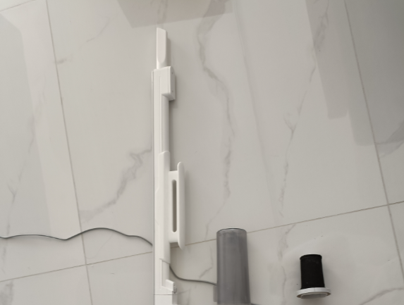 红米手机|3分钟狂卖1万台吸尘器!罗永浩又立大功,网友:给小米上了一课!