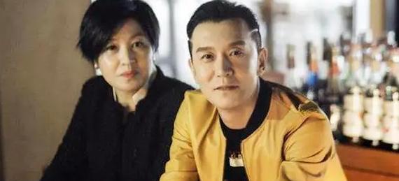 李咏|2018年，李咏做完最后一次化疗后，对哈文说：别把我的遗体运回国