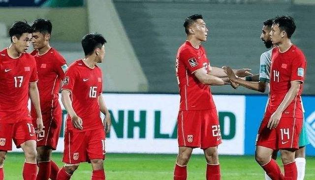 李霄鹏|CCTV正式确认，李霄鹏下课危机解除，亚洲杯给陈戌源提最新要求