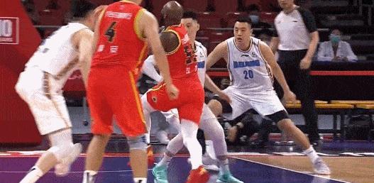 勇士队|北京首钢究竟输在哪儿？媒体人开撕：焦健不满雅尼斯杨毅见解独到
