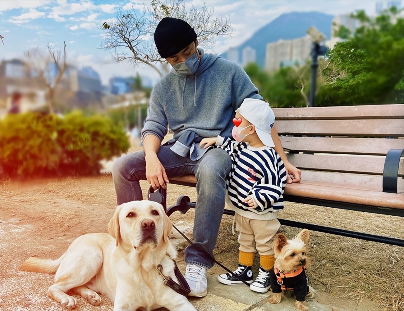 林峰|林峯一家三口过儿童节，张馨月穿百元T恤出镜！女儿一个玩具三万