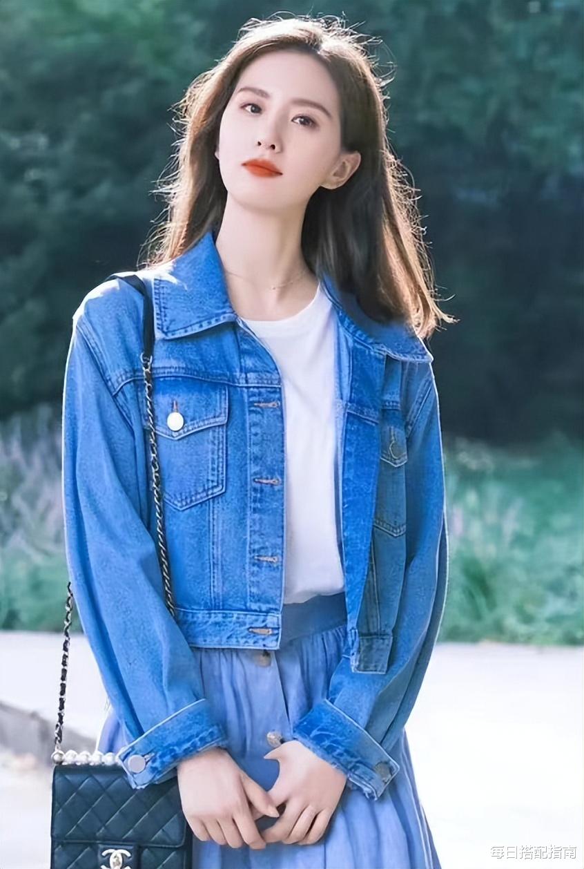 穿衣搭配|开春不知道穿什么？刘诗诗的春日穿搭思路值得借鉴，优雅时髦显贵