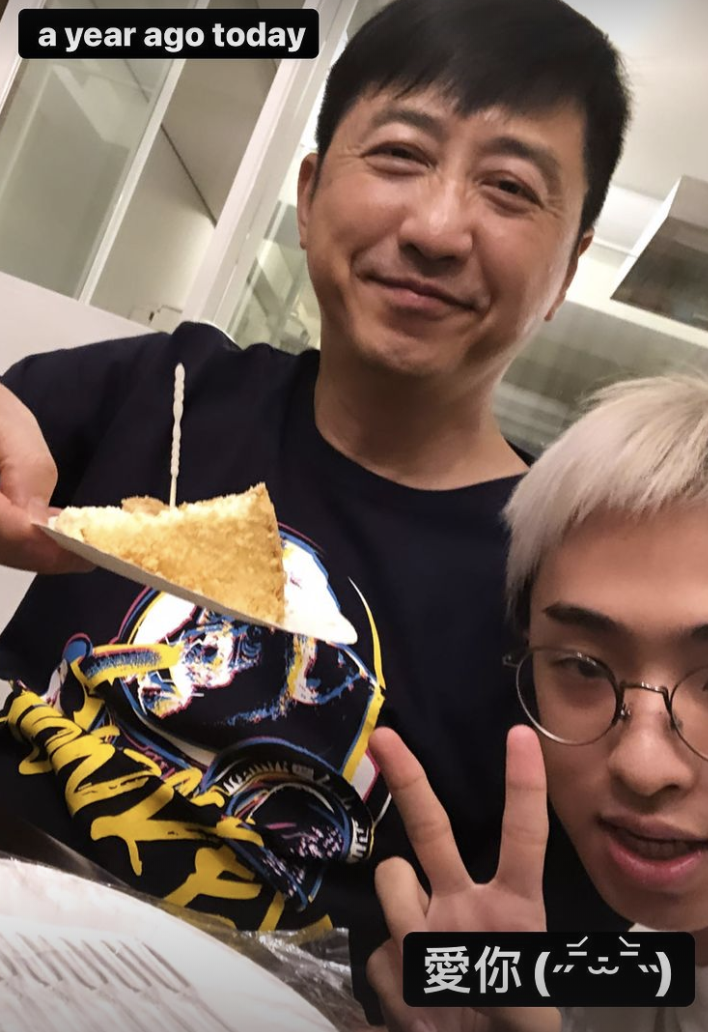 伊能静|伊能静儿子晒与女生亲密照，被对方亲吻脸颊，贴身合影异性缘极佳