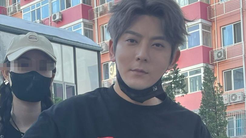 陈翔|陈翔近况曝光，身材发福脸发腮，网友：气质不如路人，胖的好油