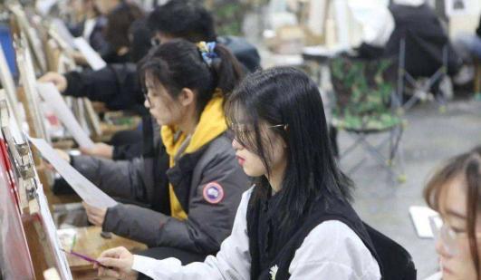 金钱豹|美术生画热梗金钱豹，成品让人哭笑不得，看样子很难“金钱爆”了