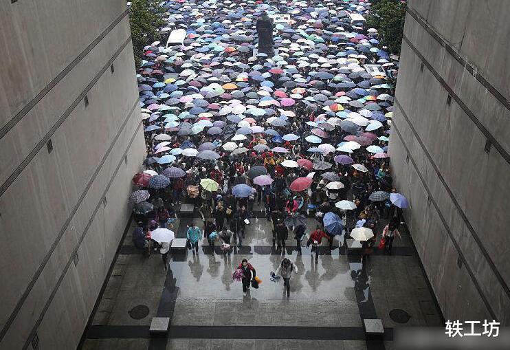 事业单位|基层事业单位招考，考录比超过200：1，年轻人为何迷恋编制？