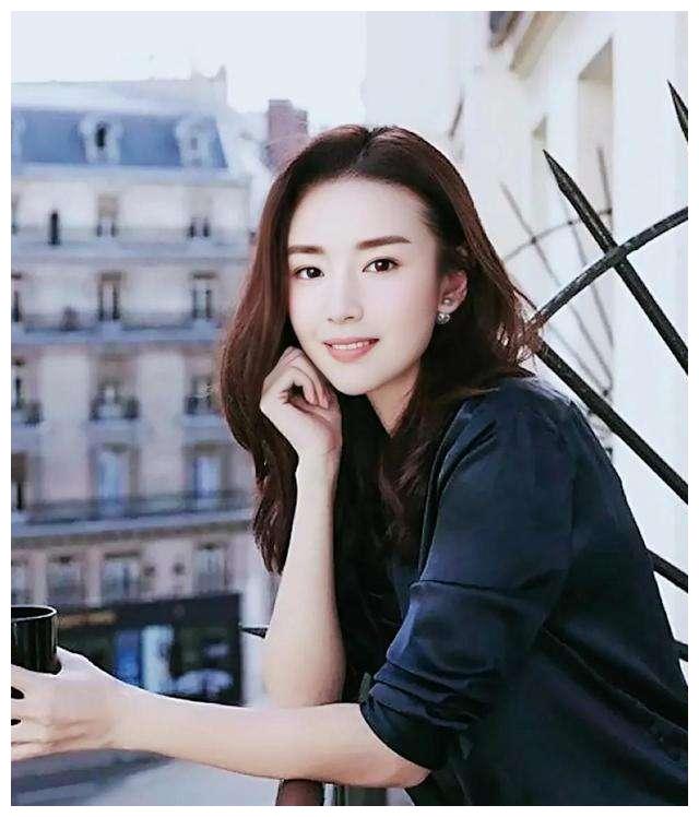 周杰伦|董洁：跟潘粤明离婚10年了，依旧背负骂名，如今生活状况如何？