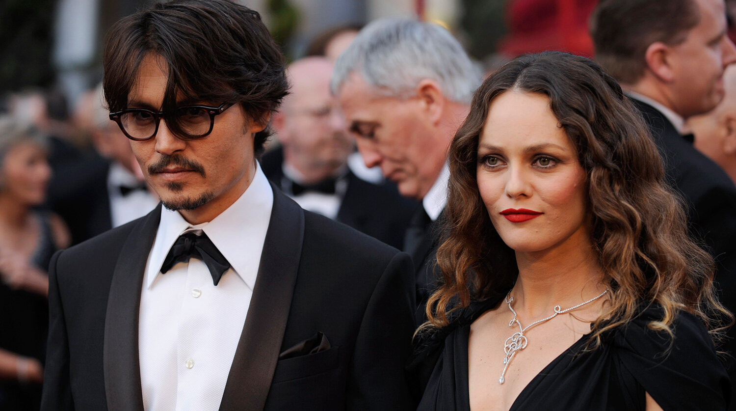 基地|约翰尼·德普--杰克船长的财富和浪漫生活让人们羡慕