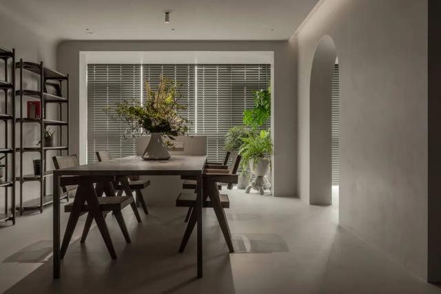 230㎡极简高级灰,连天花板都刷成灰色,设计效果很独特