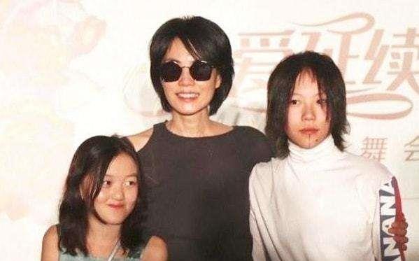 李嫣|李嫣：我是王菲李亚鹏的女儿，父母分开了家还在，将慈善进行到底