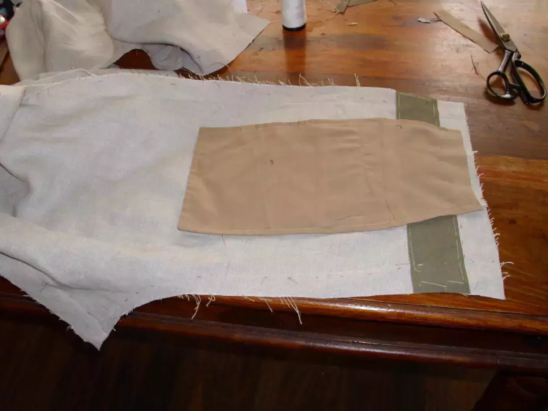 你与好莱坞巨星的距离，只差这条裤子