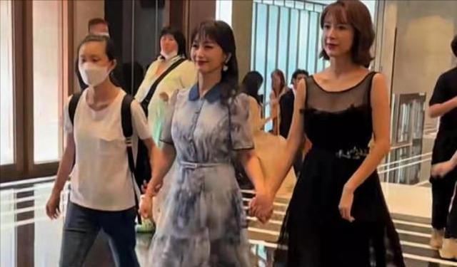 杭州|赵雅芝要定居内地？与好友金巧巧现身杭州楼盘，疑似要买千万豪宅