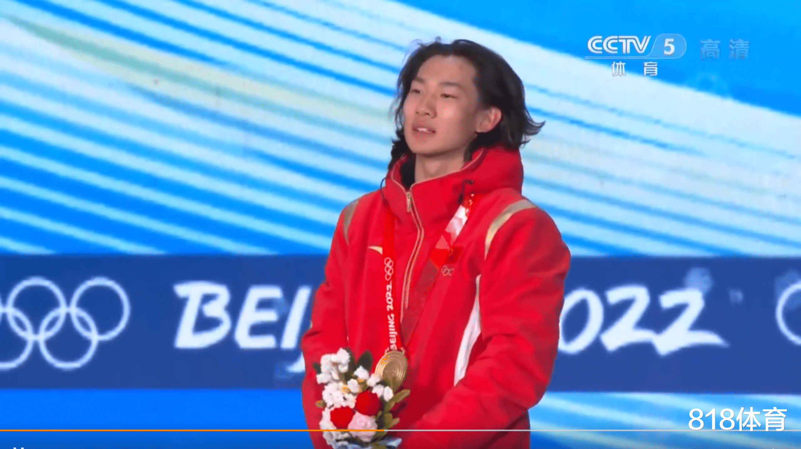 苏翊鸣|破防! 苏翊鸣升国旗时脱帽唱国歌, 挪威银牌加拿大铜牌一起脱帽敬礼