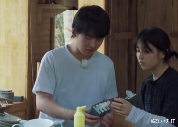 张子枫|曝《向往6》路透,张子枫被吐槽,网友:男朋友也来参加?