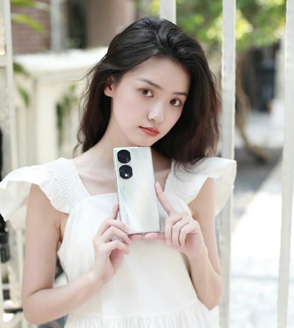 互联网大会|购买荣耀70Pro+，赠送荣耀手环6、享24期免息