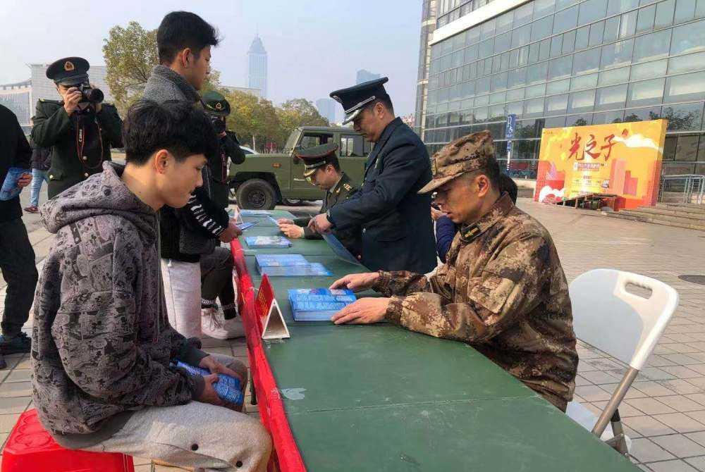 重庆老头拒缴电费与村支书闹翻,05年在其寿宴投毒:没想过会死人