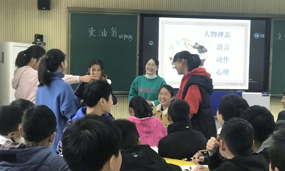 教师|中学语文教师辞职信火了,从教19年工资却只有2000,校长哑口无言