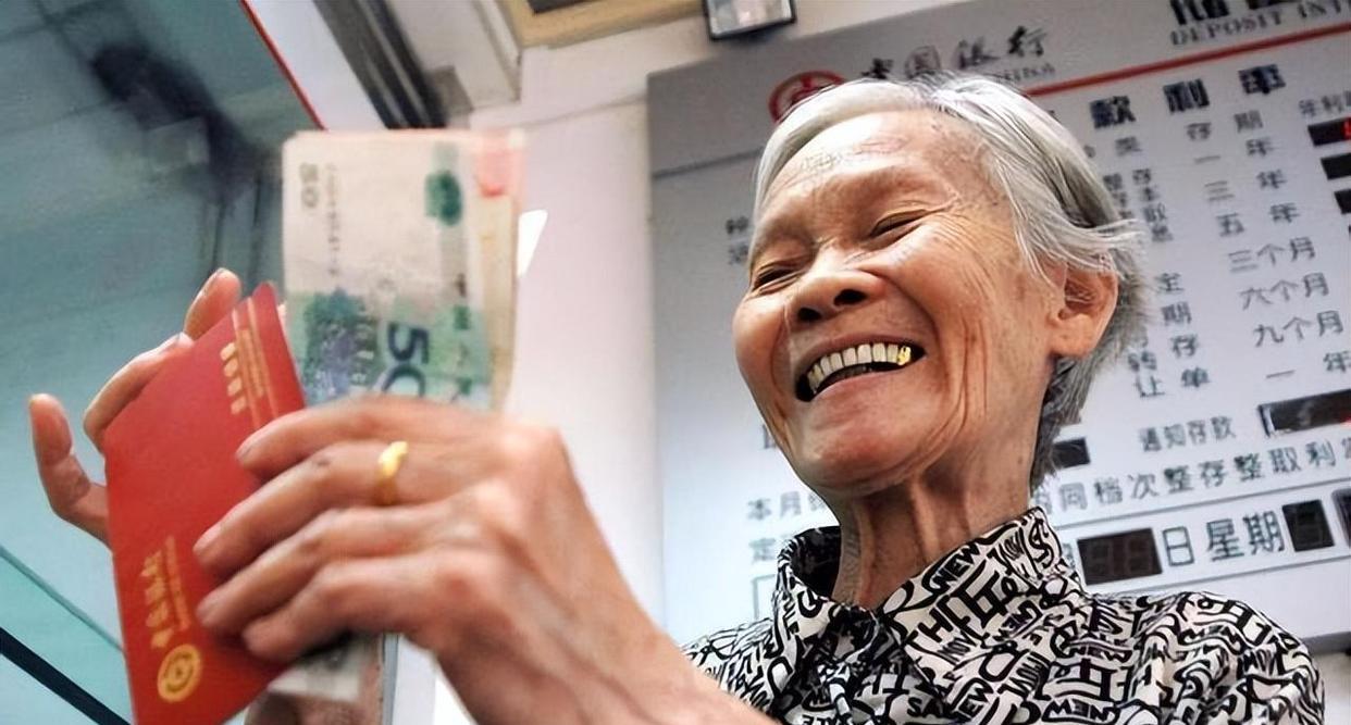 退休时别忘提交“这份材料”,每年或将多领8640元,早知晓早办理
