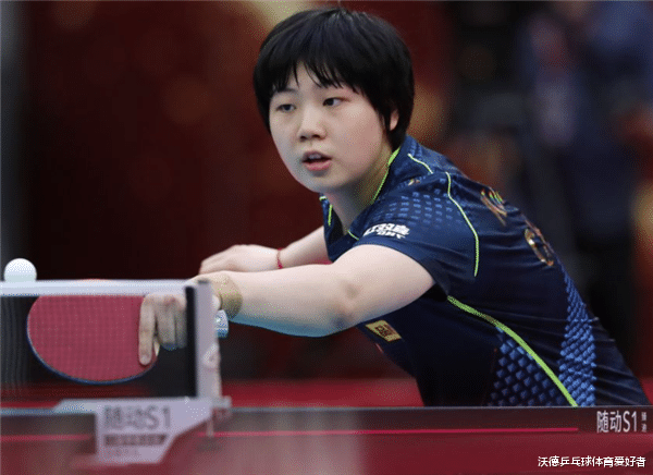 蒯曼|国乒女队主帅李隼亲自坐镇，04年小将发威！轰11-3、3-0横扫晋级