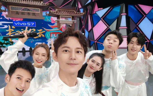 何炅|《明侦》要乱套?魏晨直白式玩法遭何炅叫停,吴昕有望进第一梯队